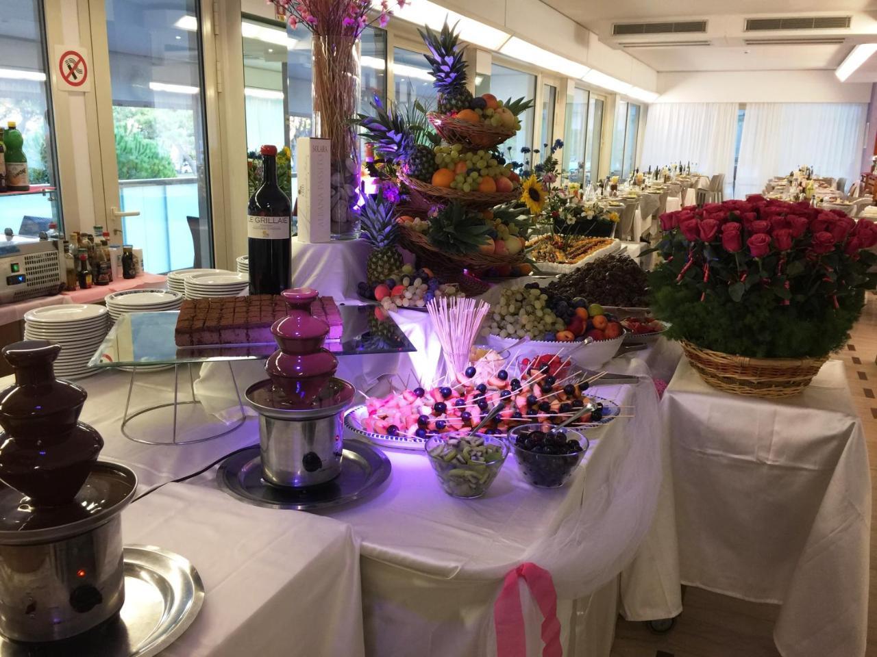 Hotel Sahara 밀라노마리티마 외부 사진