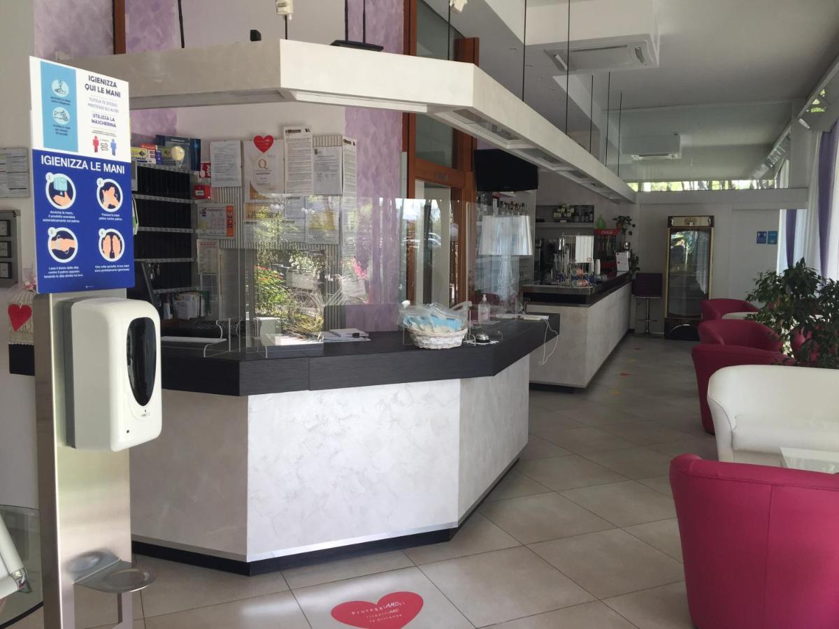 Hotel Sahara 밀라노마리티마 외부 사진